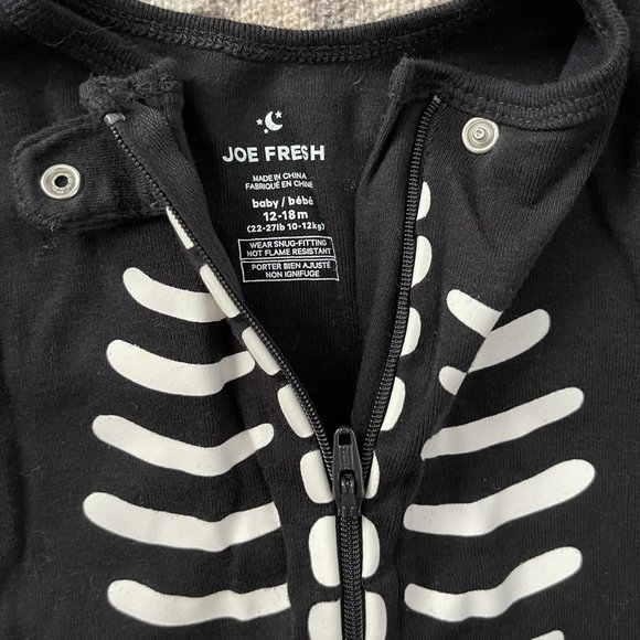 Joe Fresh Fleece Footie PJs - Picture 3 of 3